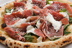 フレッシュモッツァレラと生ハム